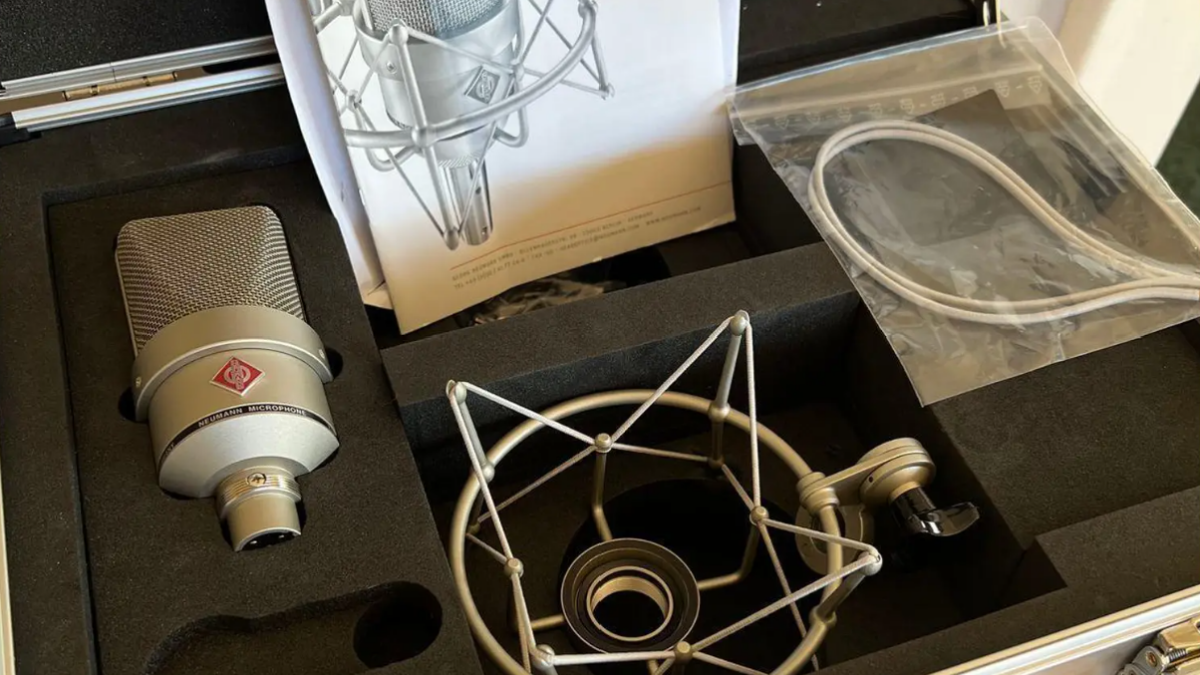 Neumann 103 Microphone